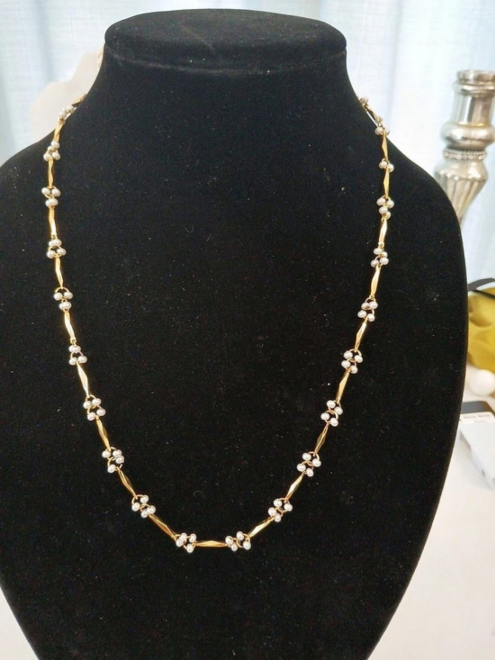 Gold & White Floral Necklace Like New